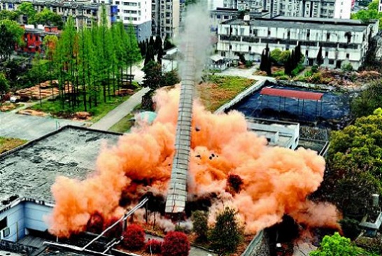 烟囱爆破拆除施工准备与施工注意事项