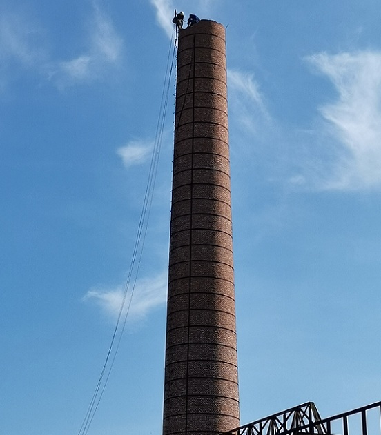 上海烟囱拆除公司怎样解决烟囱拆除内放料渣土清运？