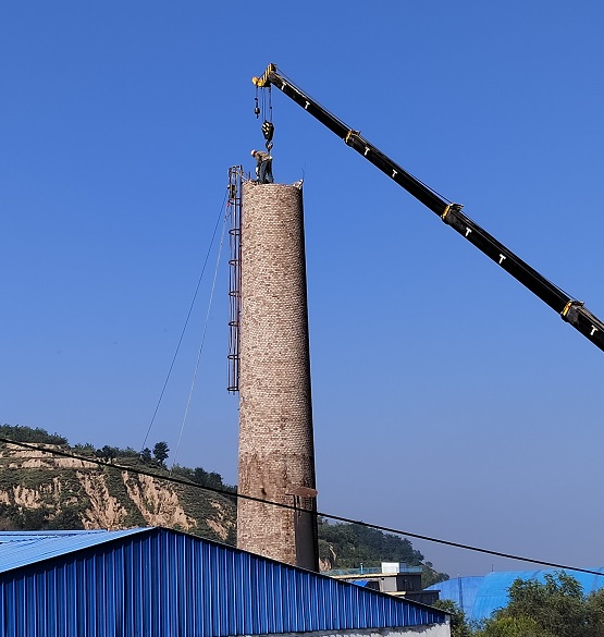 吉林烟囱拆除公司 专注于烟囱人工拆除安全施工