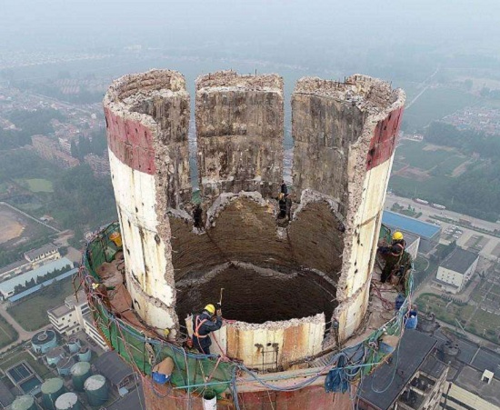 上海拆除烟囱公司方案创新 专业安全