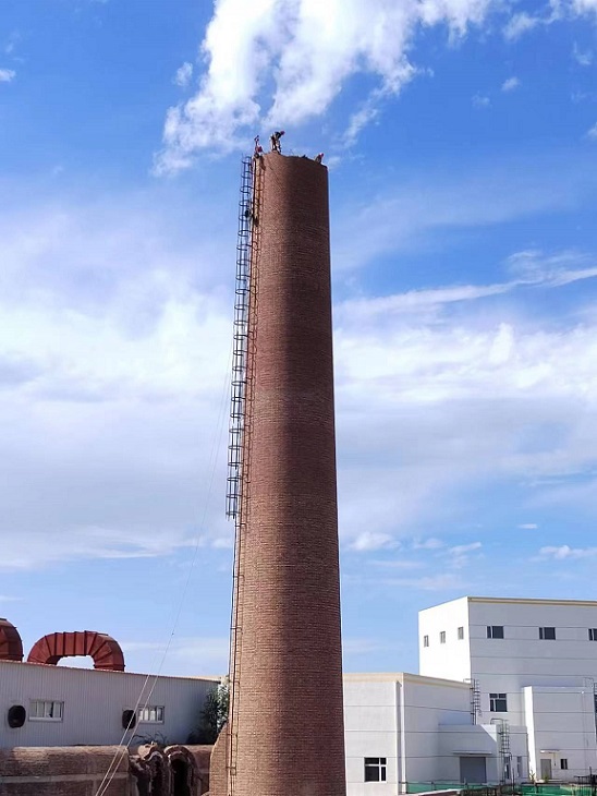 潍坊烟囱拆除公司：安全、高效、环保的解决方案