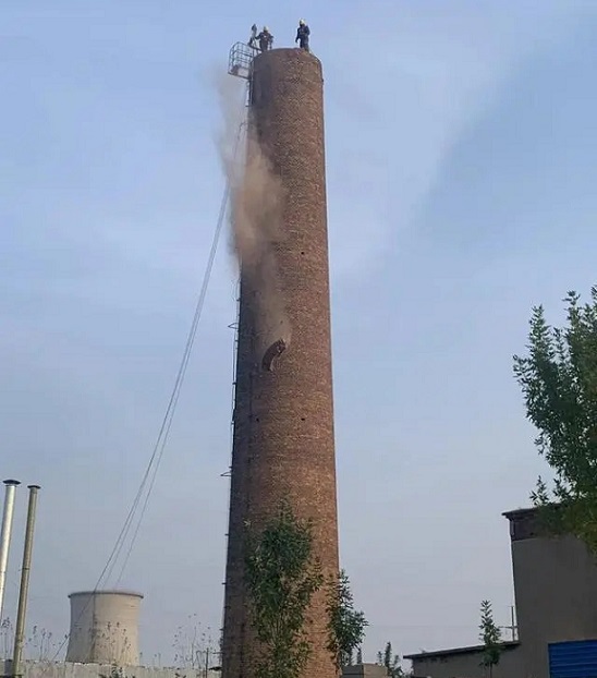 台州烟囱拆除公司:安全与环保,高效拆除服务