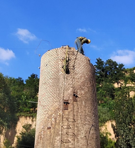 武汉烟囱拆除公司:选择环保高效拆除方案,共创美好环境
