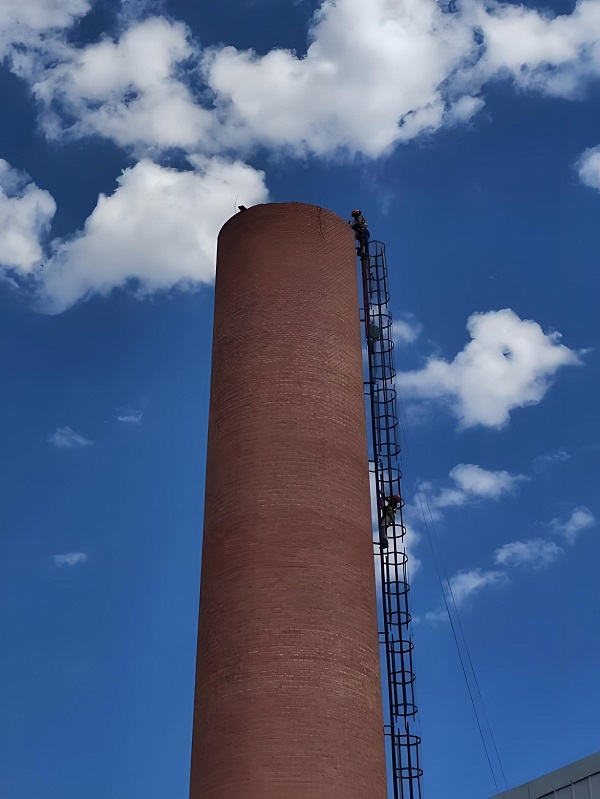 烟囱拆除：专业方案一站式解决，安全无忧！